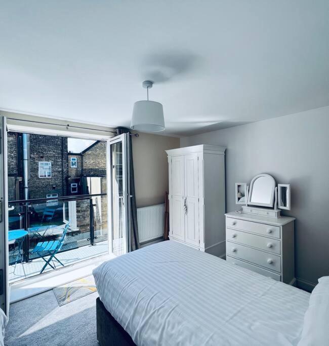 100 Steps To Broadstairs Beach - 2 Bedroom 3 Beds Eksteriør billede