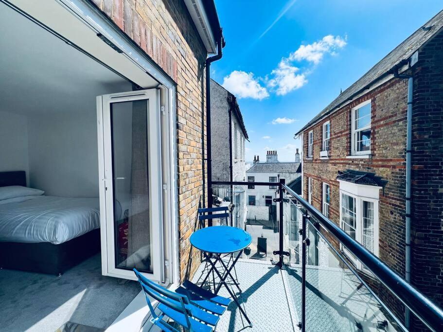 100 Steps To Broadstairs Beach - 2 Bedroom 3 Beds Eksteriør billede