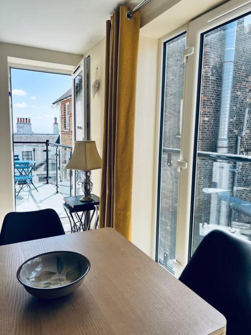 100 Steps To Broadstairs Beach - 2 Bedroom 3 Beds Eksteriør billede